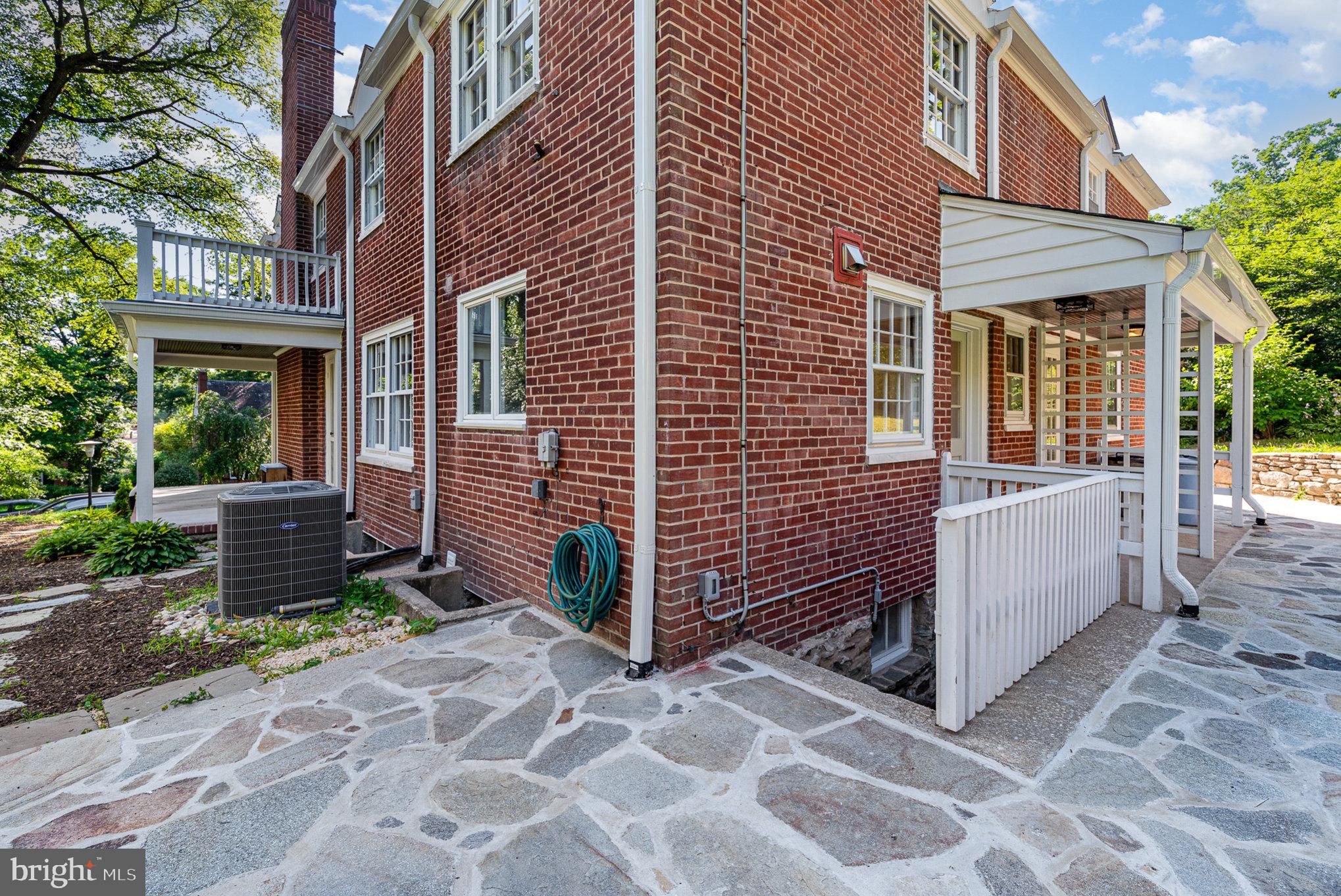 ORIGINAL NORTHWOOD - Residential