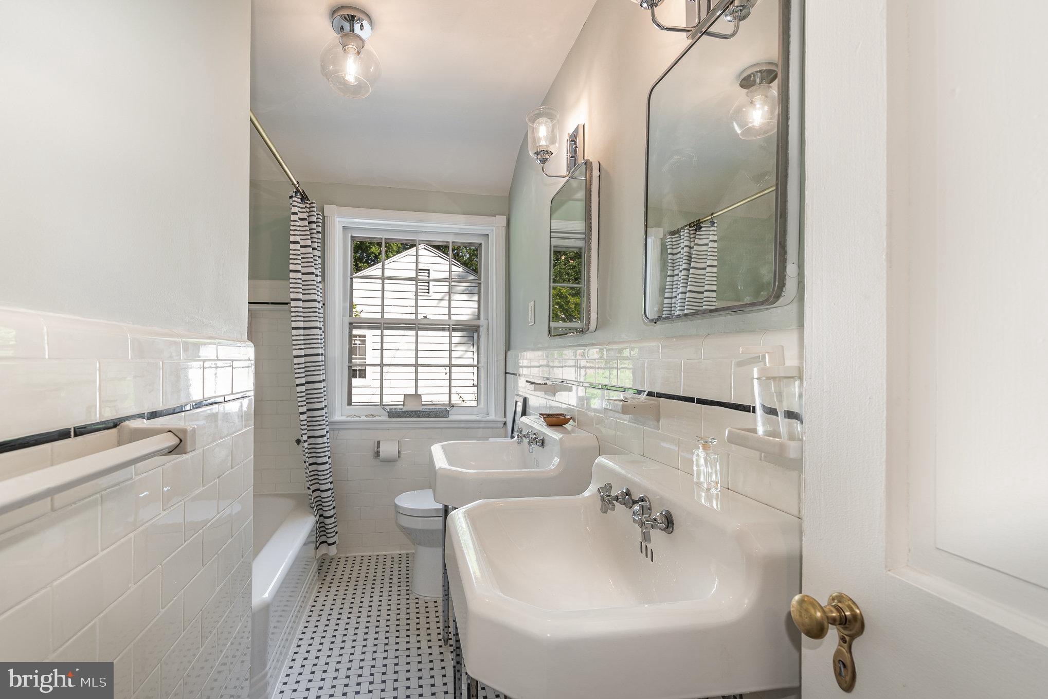 ORIGINAL NORTHWOOD - Residential