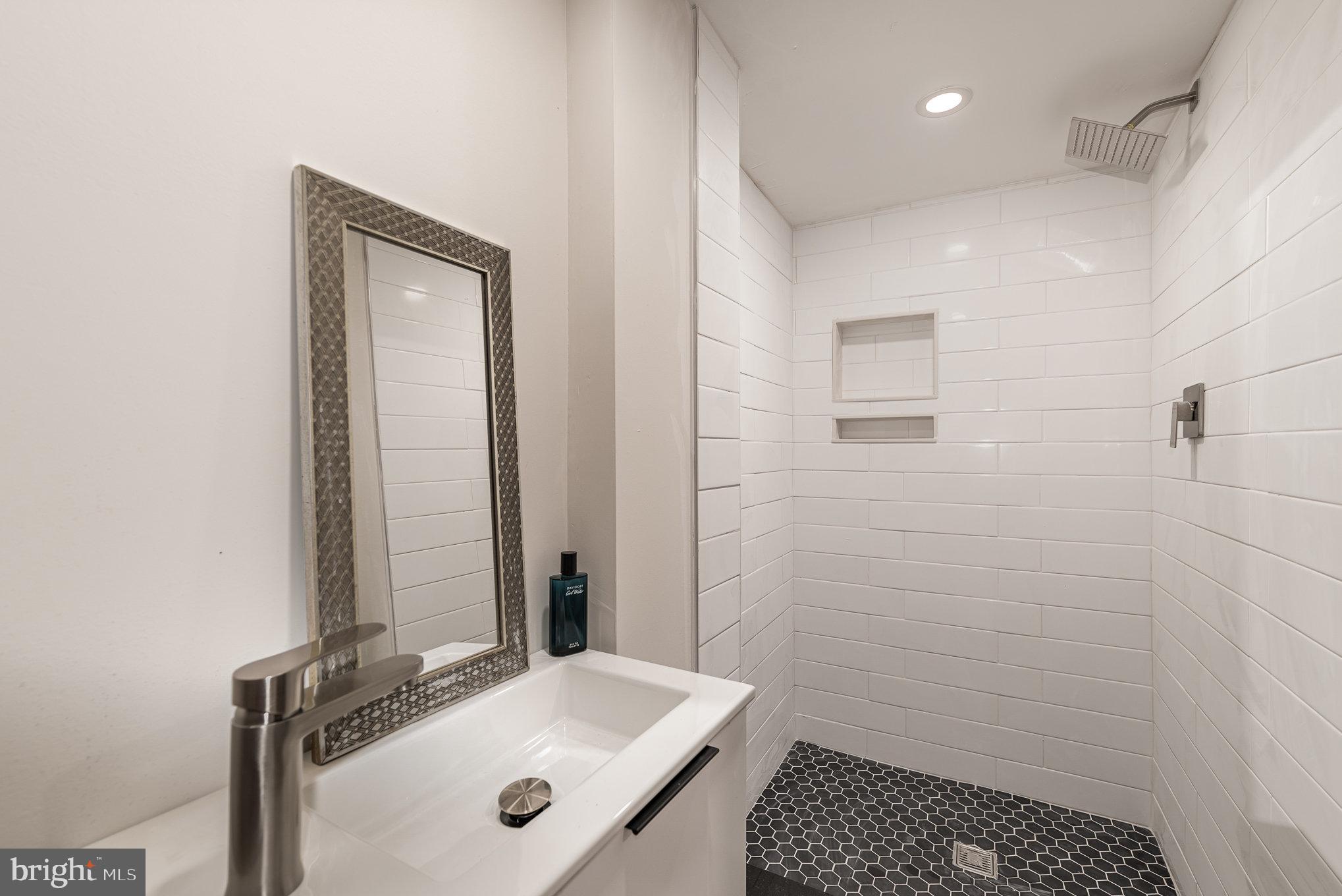 ORIGINAL NORTHWOOD - Residential