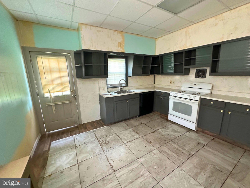 Photo of 139 S Sussex Street, GLOUCESTER CITY, NJ 08030 (MLS # NJCD2126684)