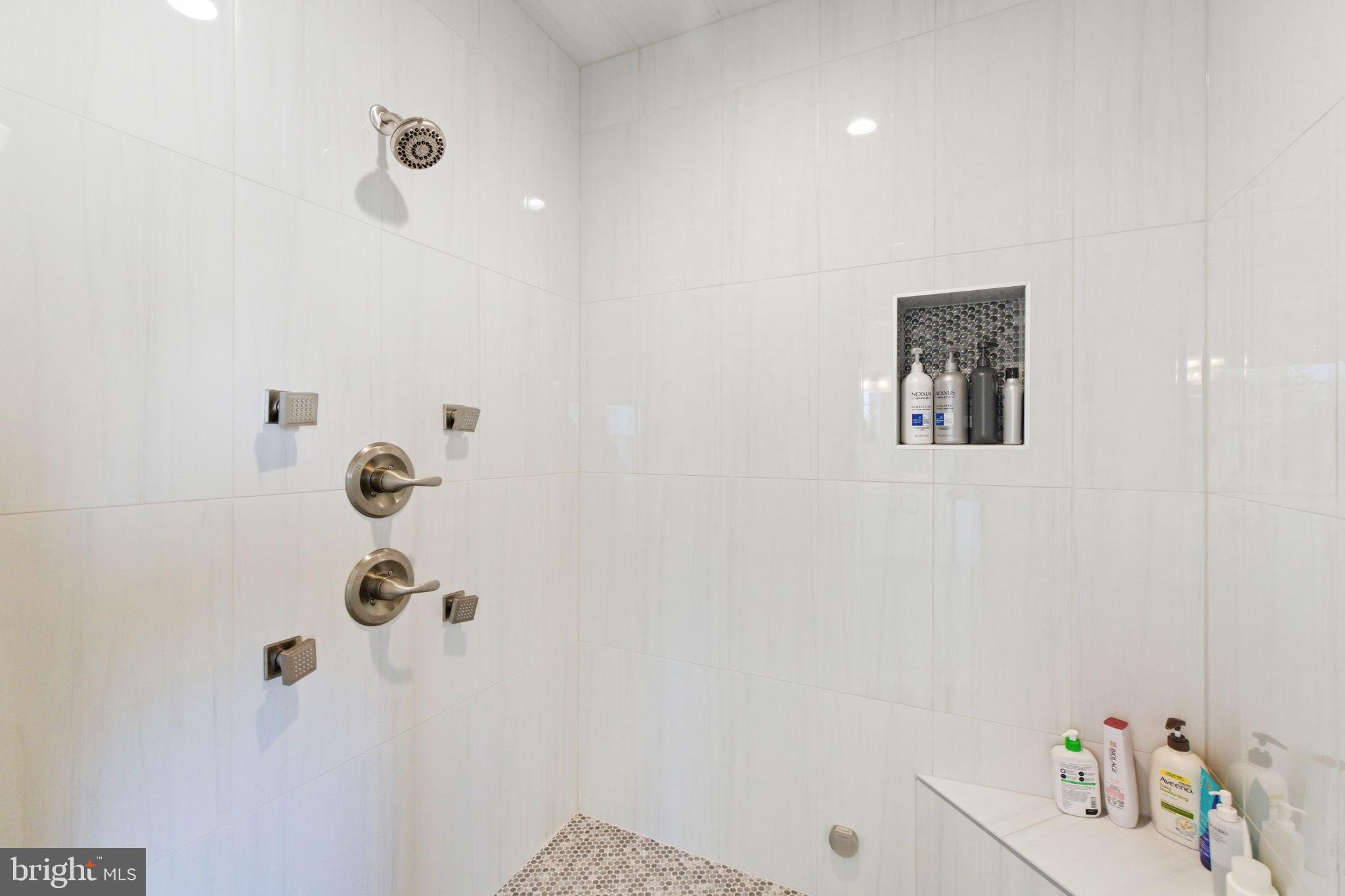 SULLIVAN ESTATES - Residential