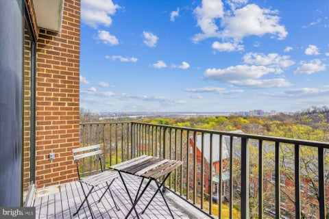 Condo For Sale - 1510 12th Street #703<br/> ARLINGTON, VA 22209