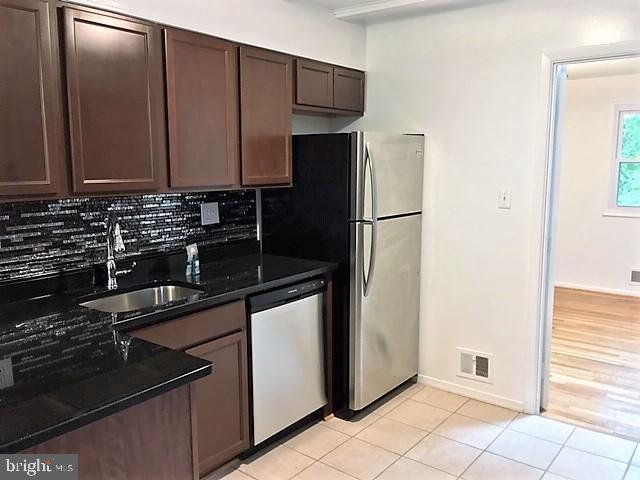 LAYHILL SOUTH - Residential Lease