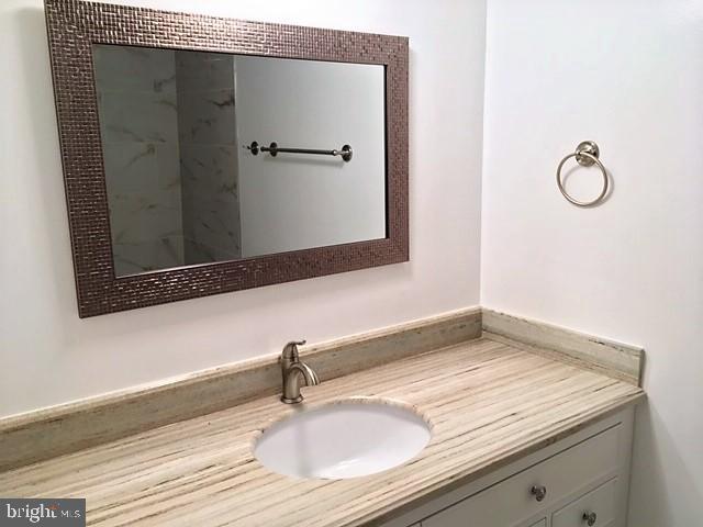 LAYHILL SOUTH - Residential Lease