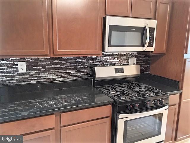 LAYHILL SOUTH - Residential Lease