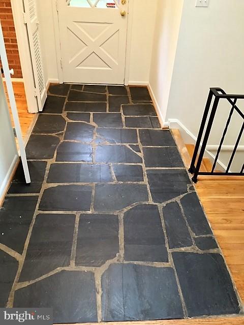 LAYHILL SOUTH - Residential Lease