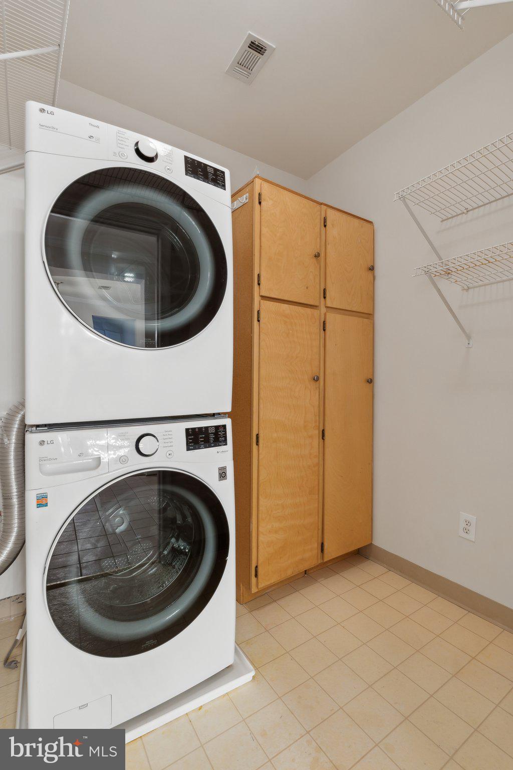 LAKELANDS RIDGE - Residential