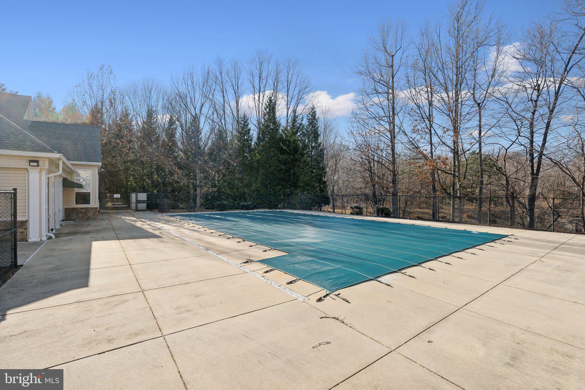 LAKELANDS RIDGE - Residential