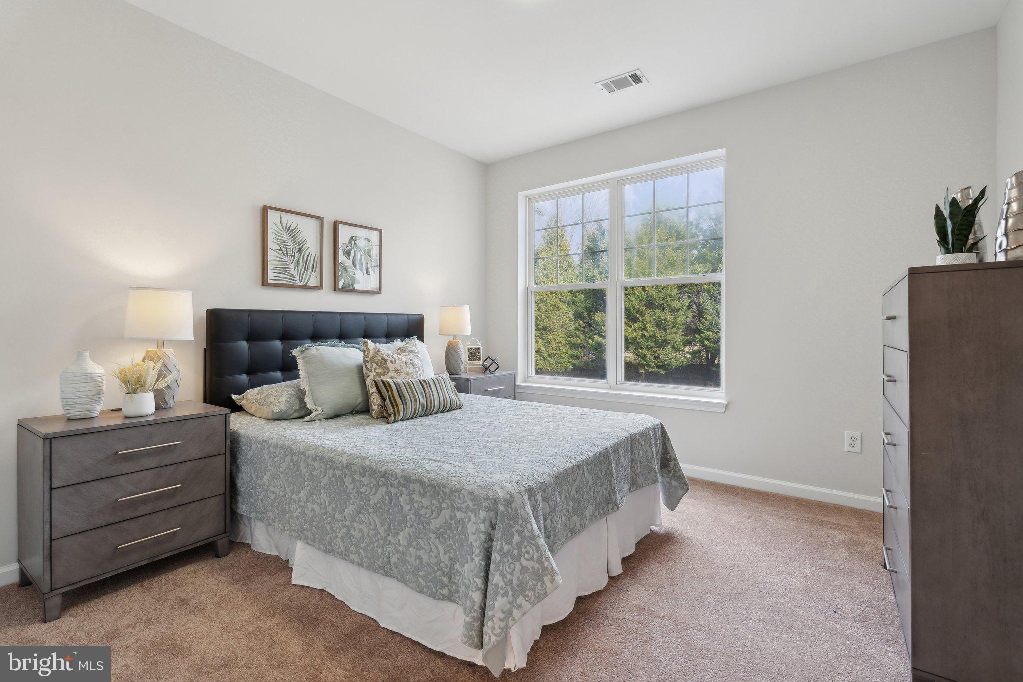 LAKELANDS RIDGE - Residential