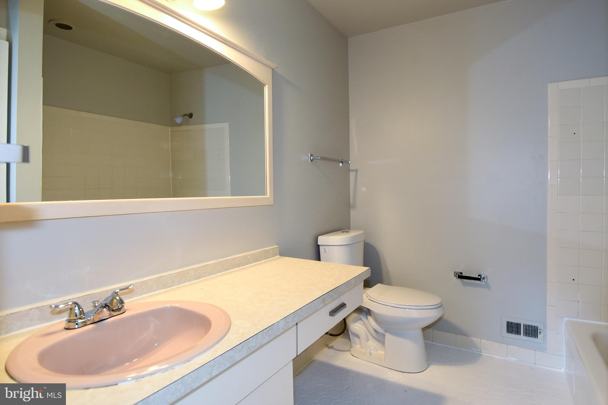 WHEATON TOWNE - Residential