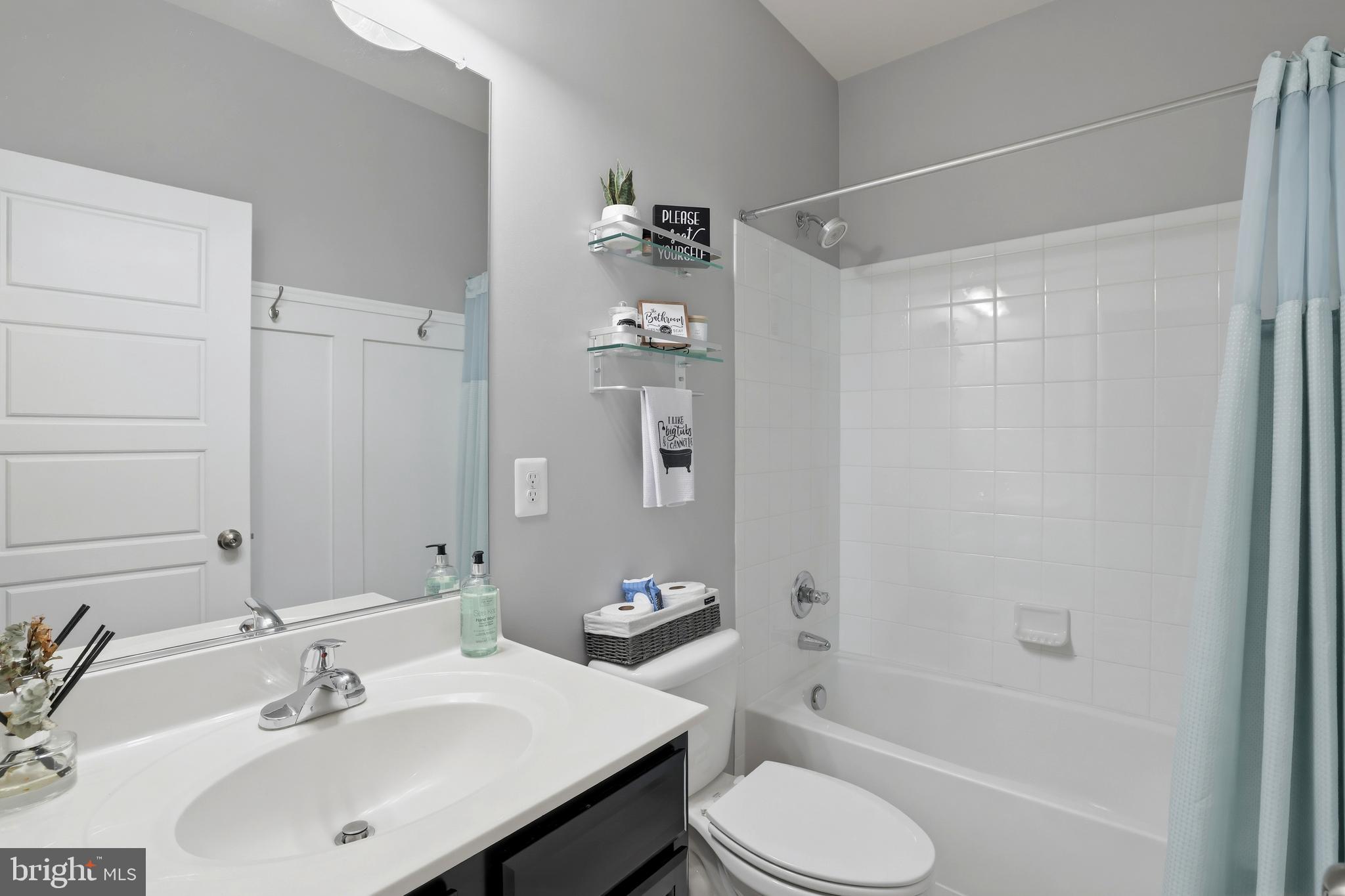 MAYFAIR - Residential