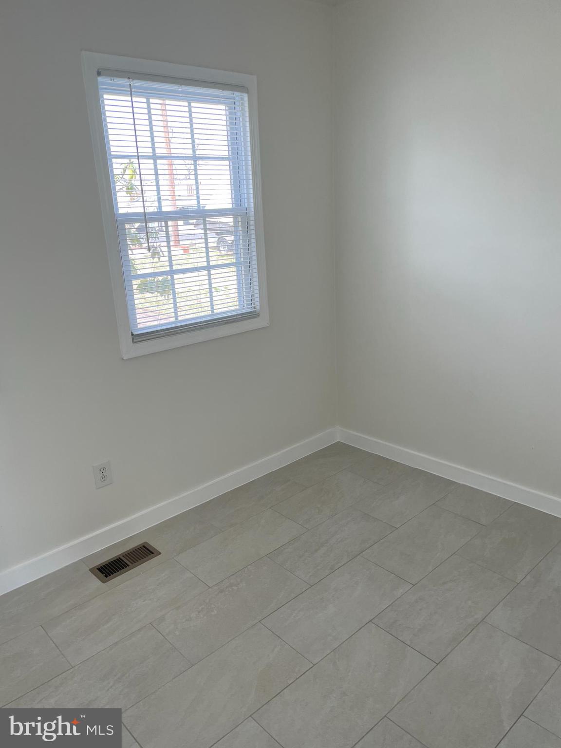 LOCH HAVEN - Residential Lease