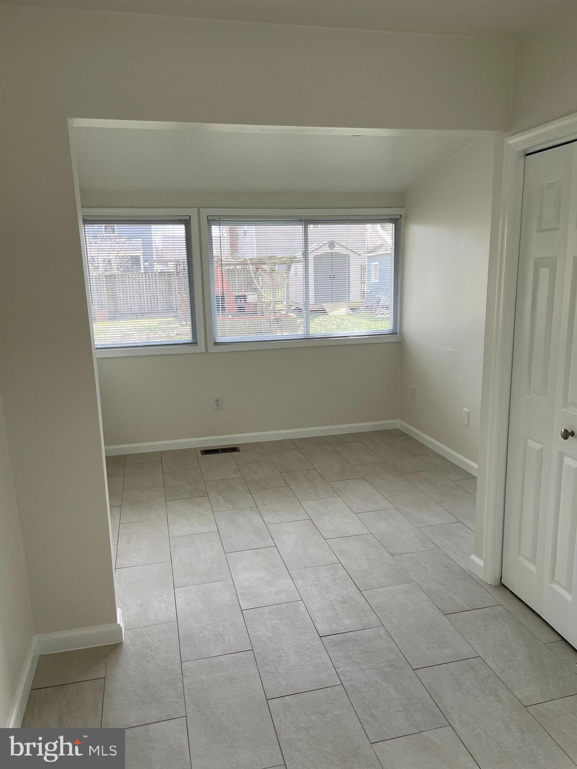 LOCH HAVEN - Residential Lease