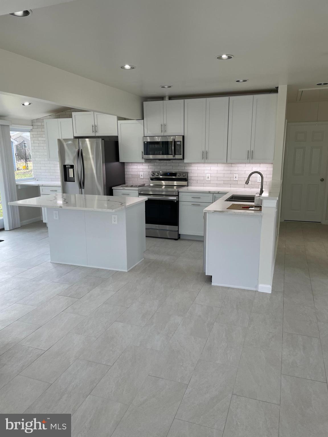 LOCH HAVEN - Residential Lease