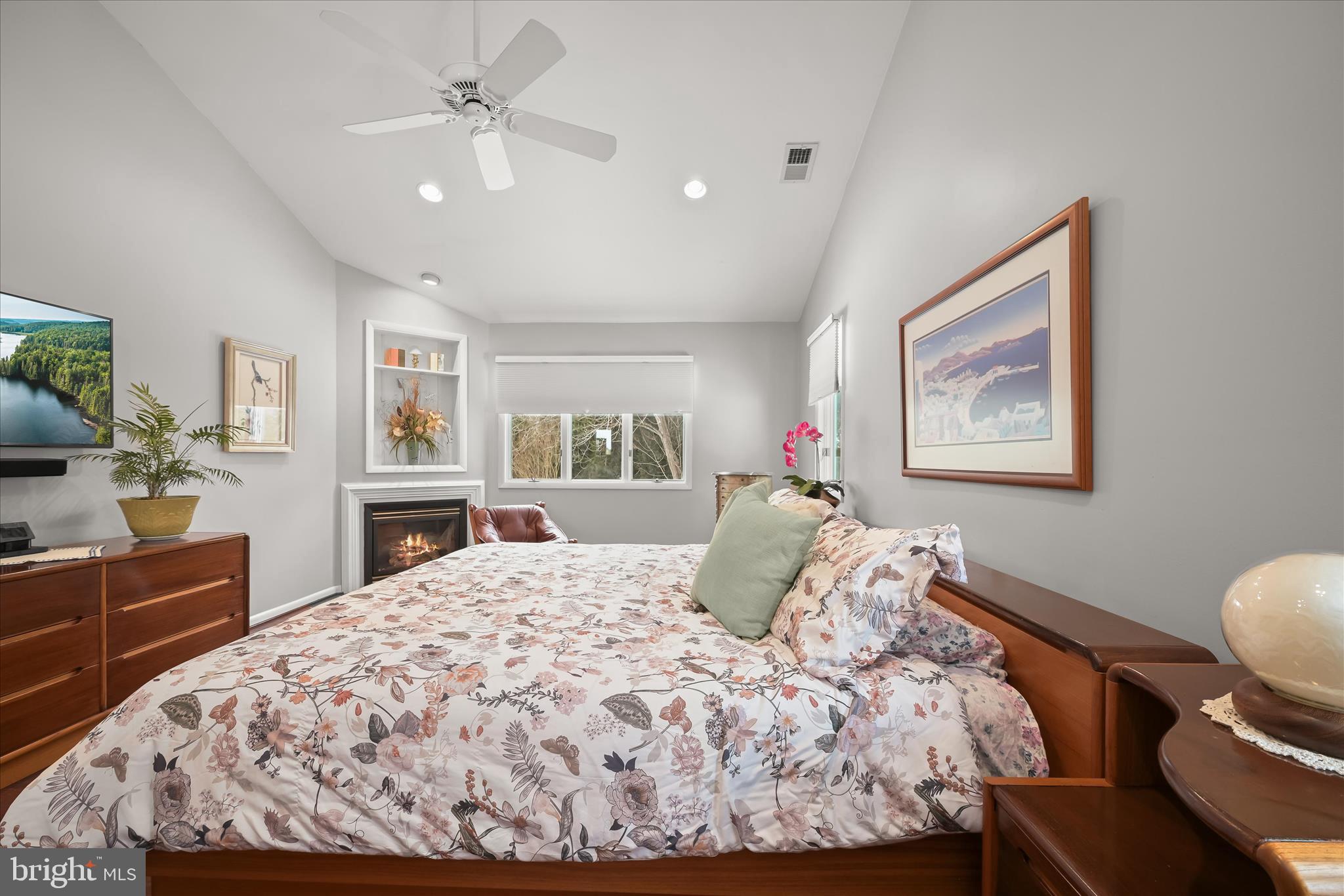 VILLAGE OF HICKORY RIDGE - Residential