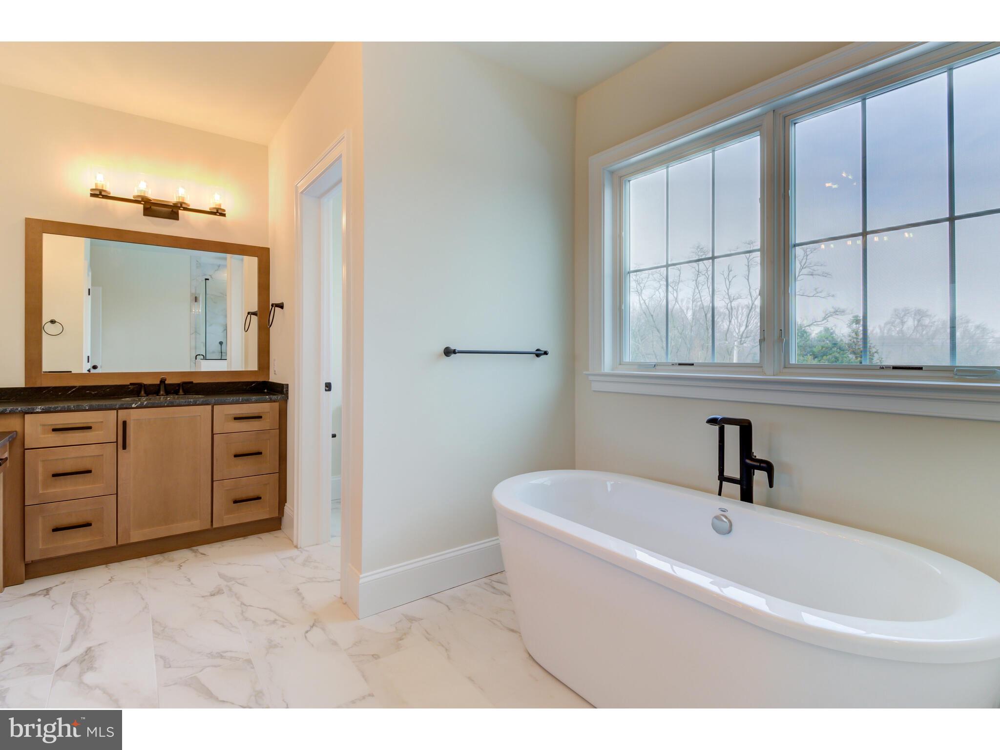 KNOBB HILL - Residential