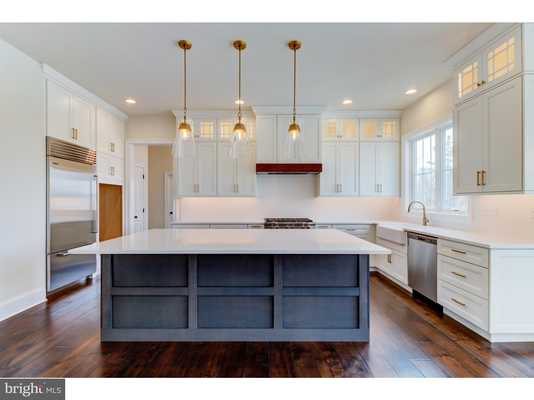 KNOBB HILL - Residential