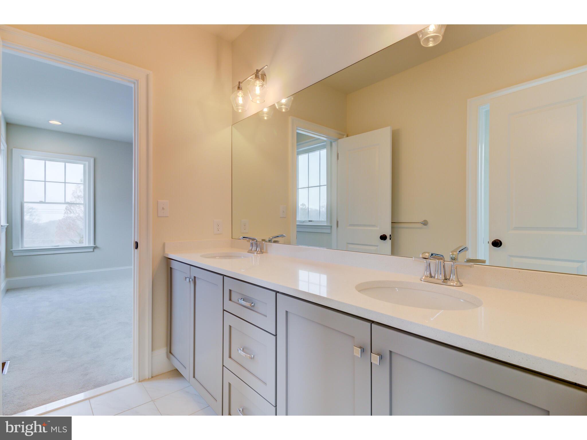 KNOBB HILL - Residential