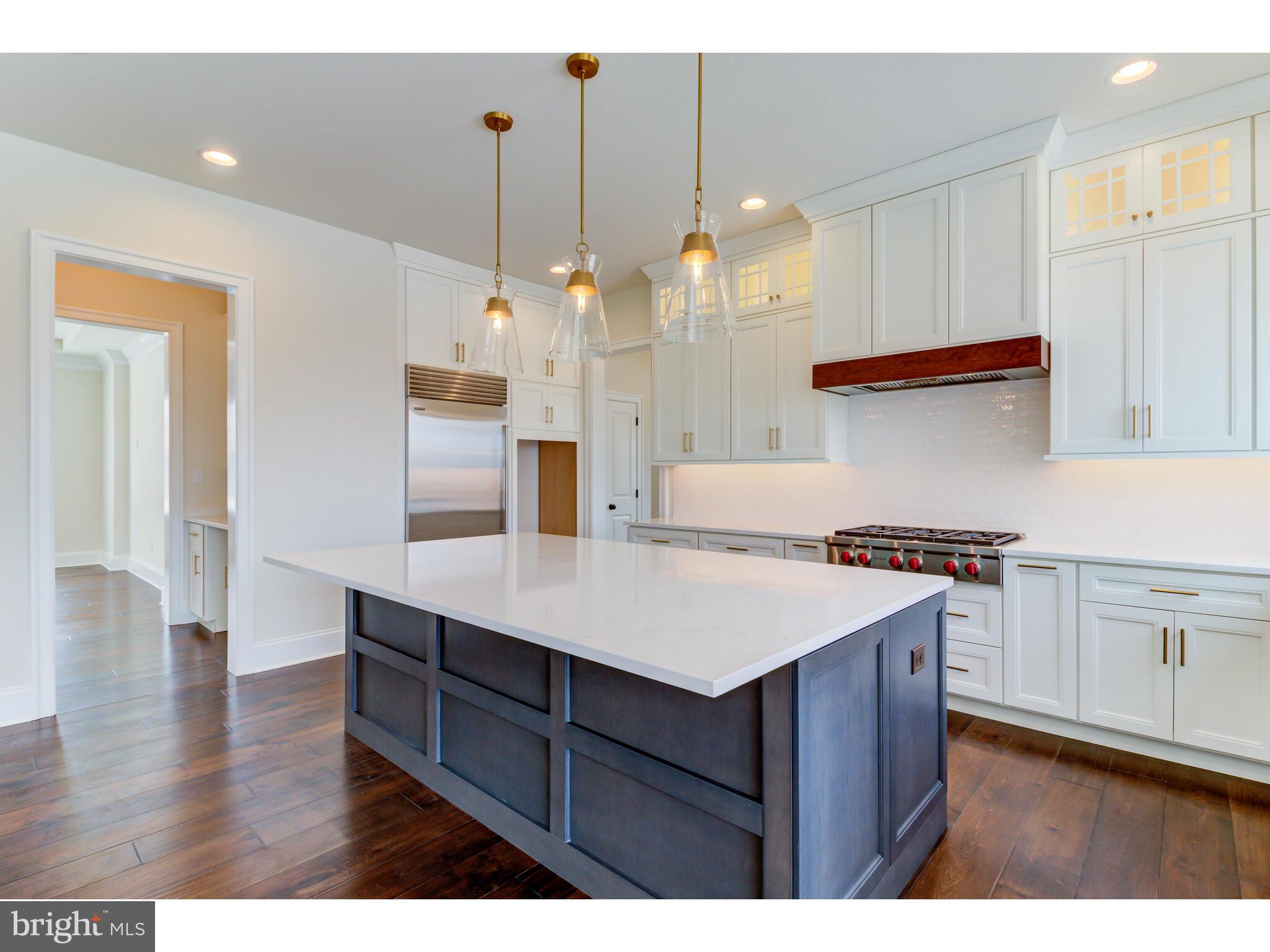 KNOBB HILL - Residential