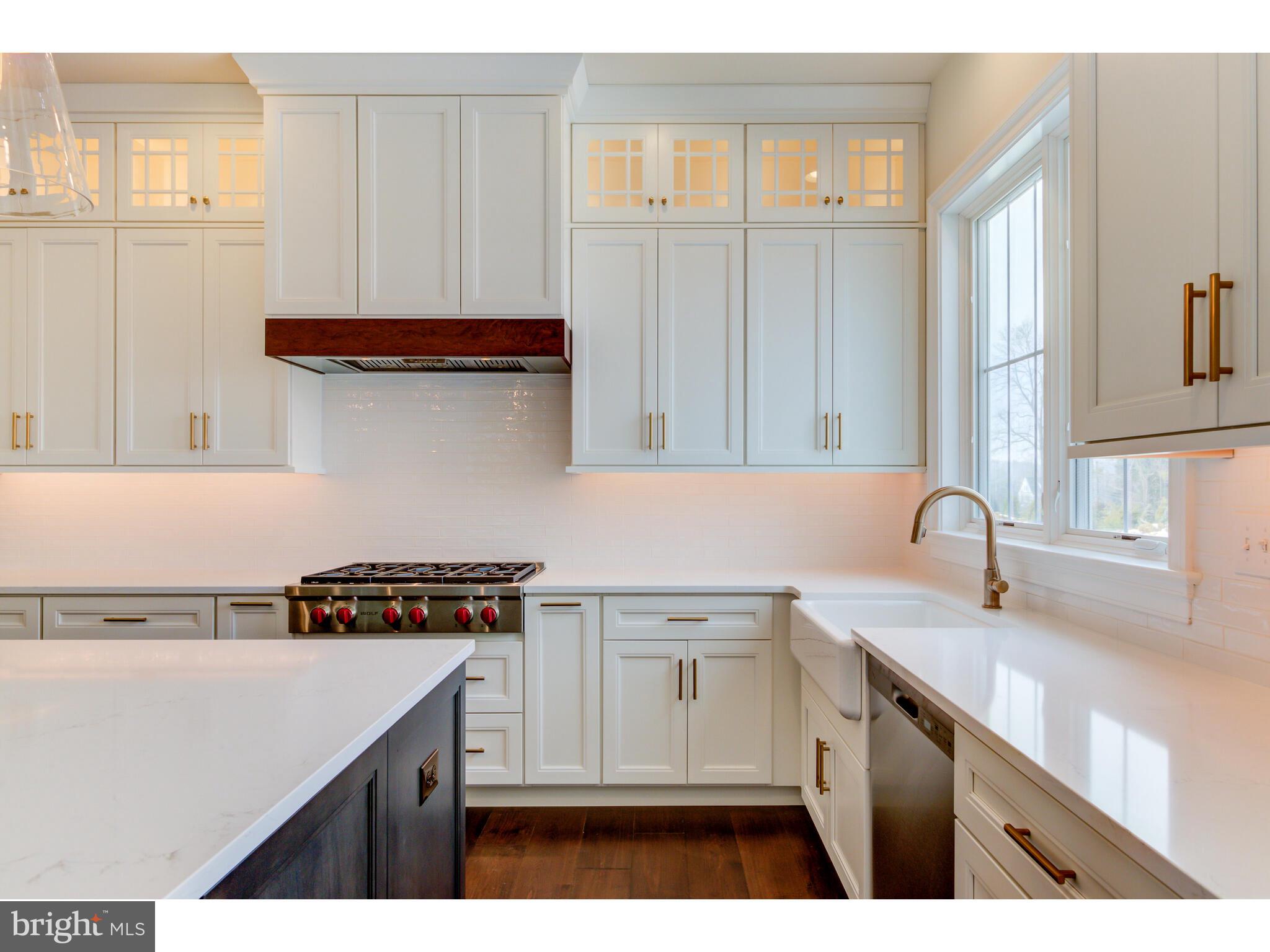 KNOBB HILL - Residential