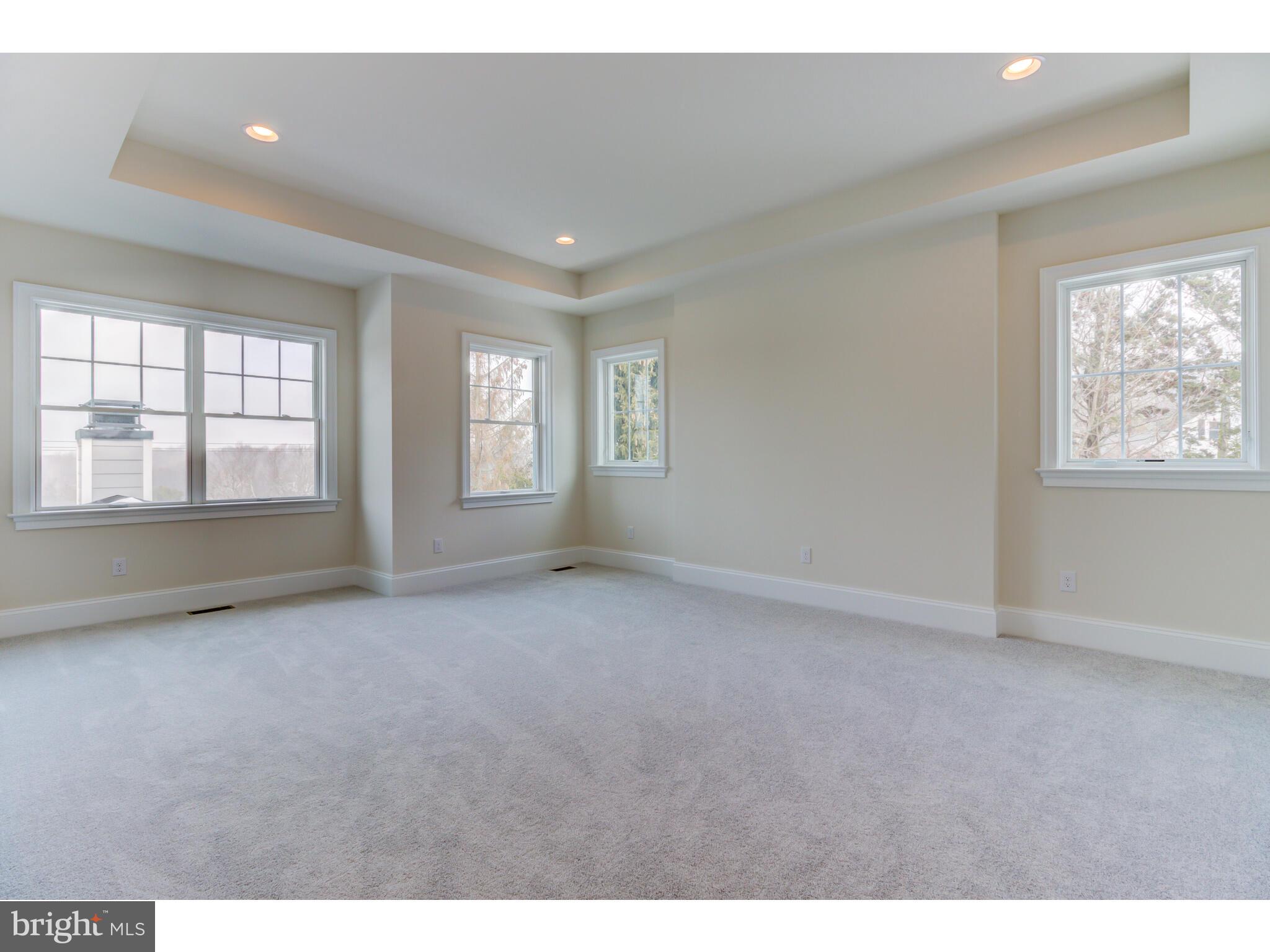 KNOBB HILL - Residential