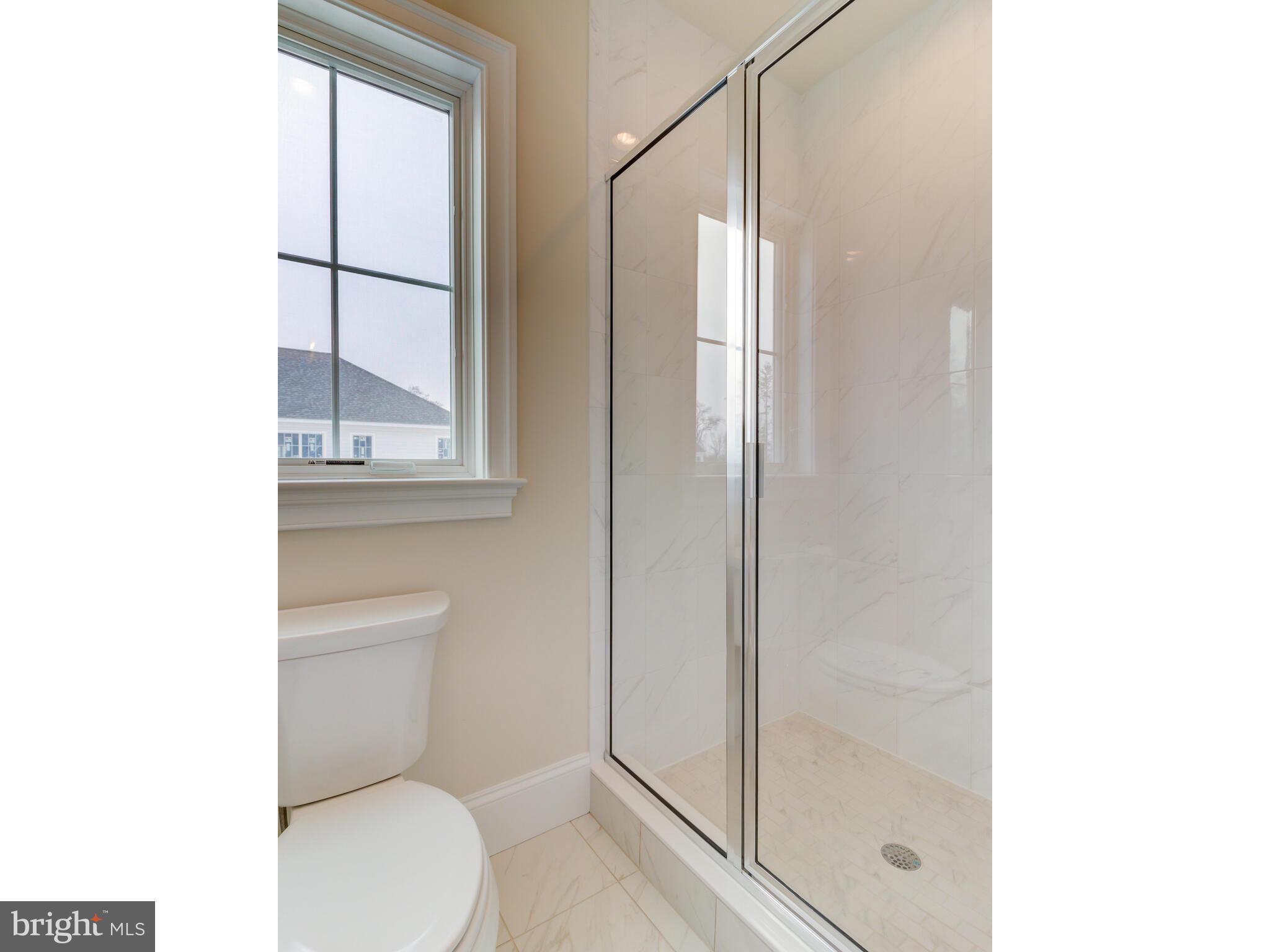 KNOBB HILL - Residential