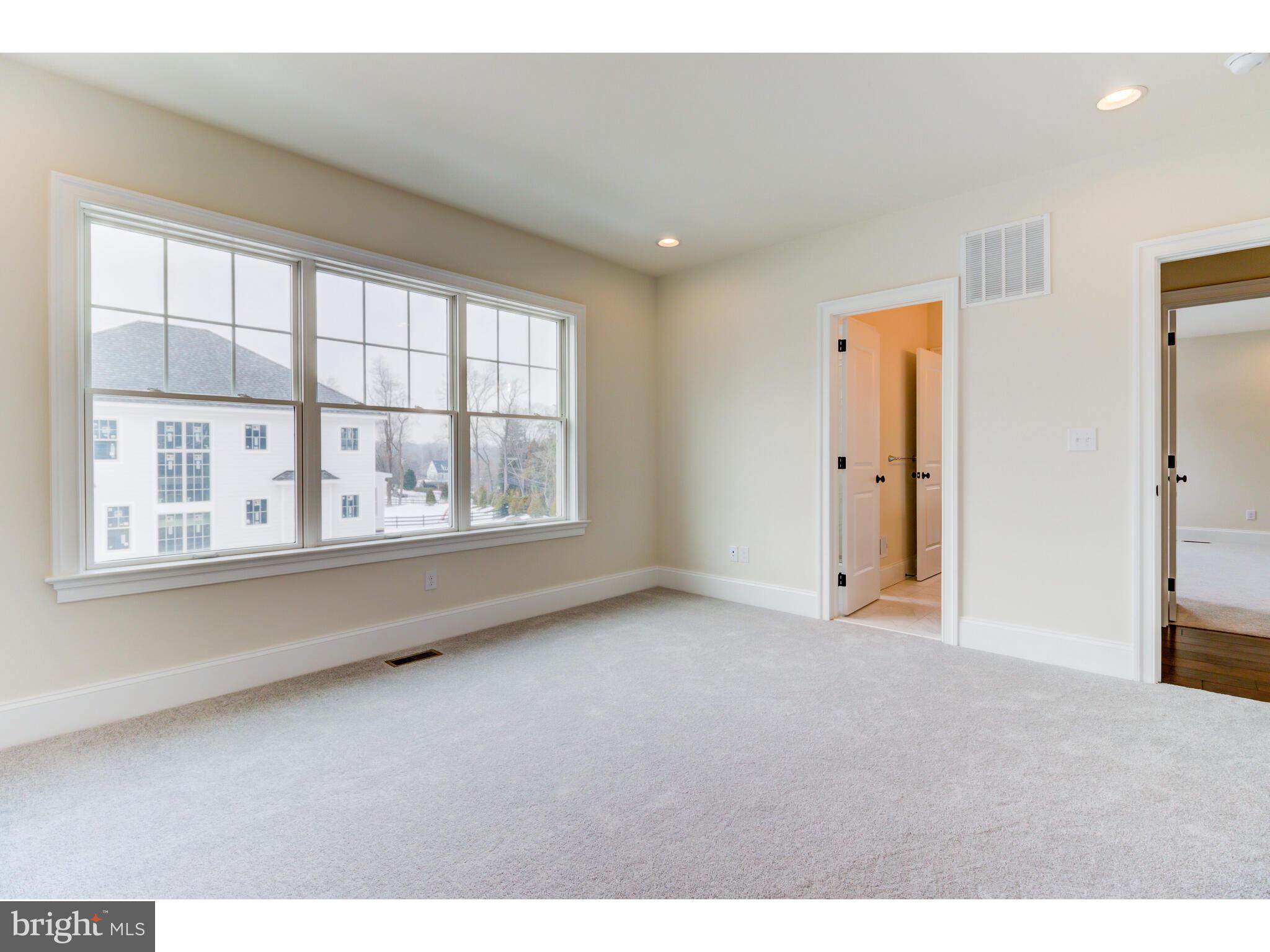 KNOBB HILL - Residential