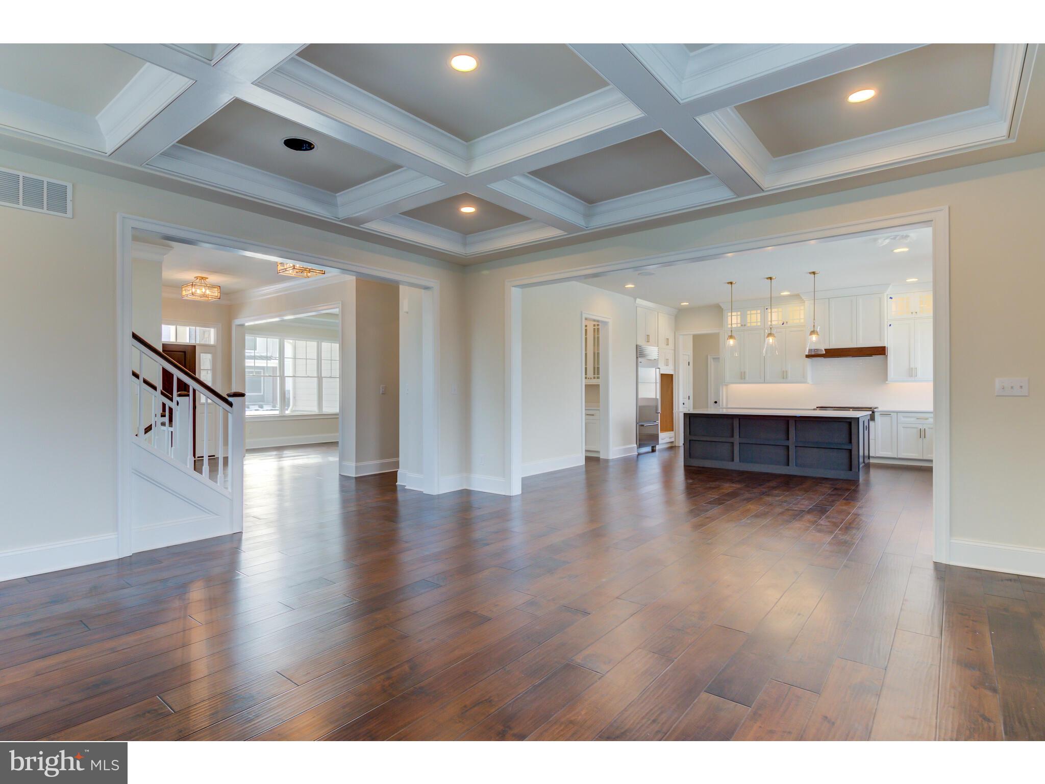 KNOBB HILL - Residential