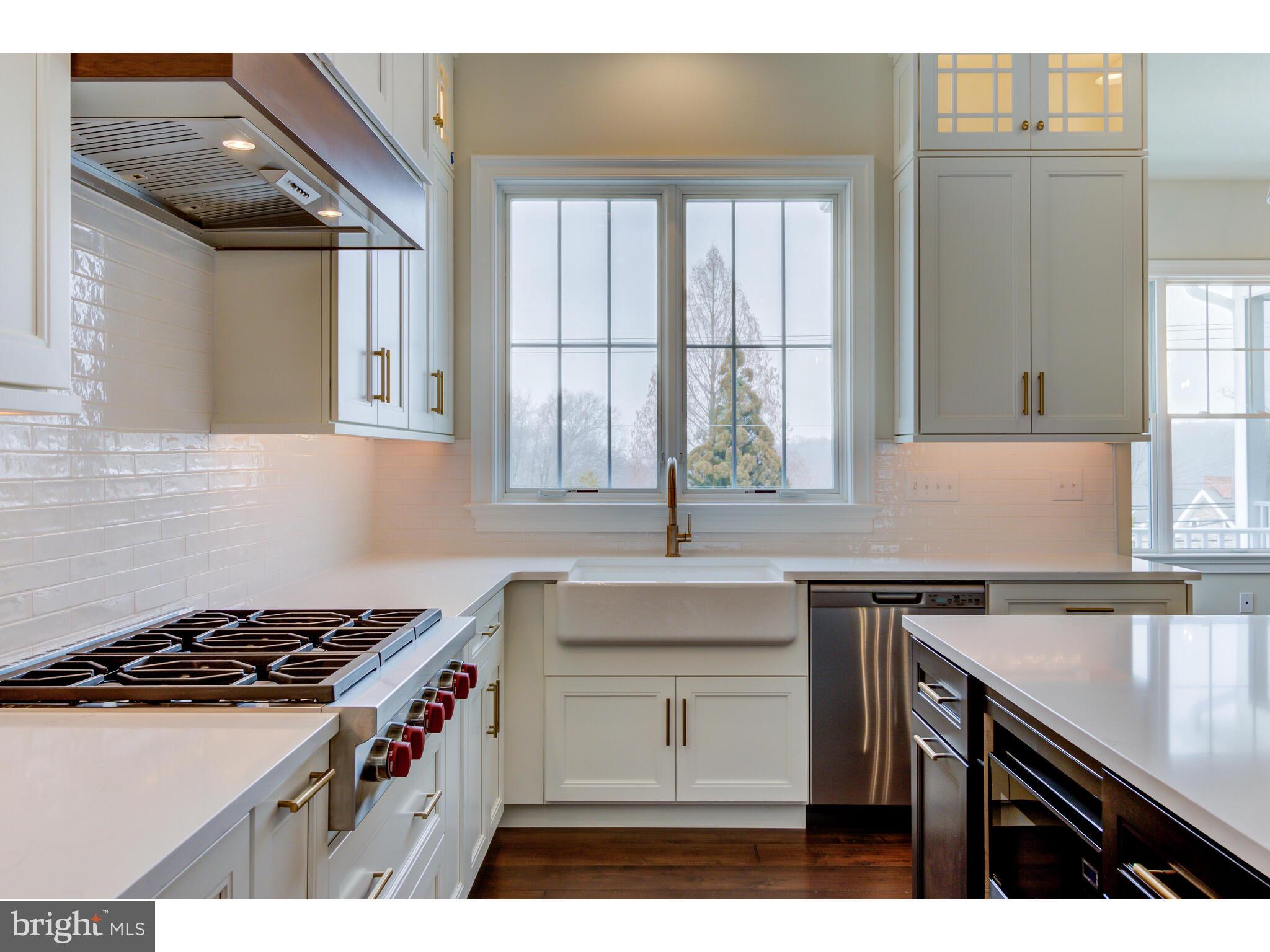 KNOBB HILL - Residential