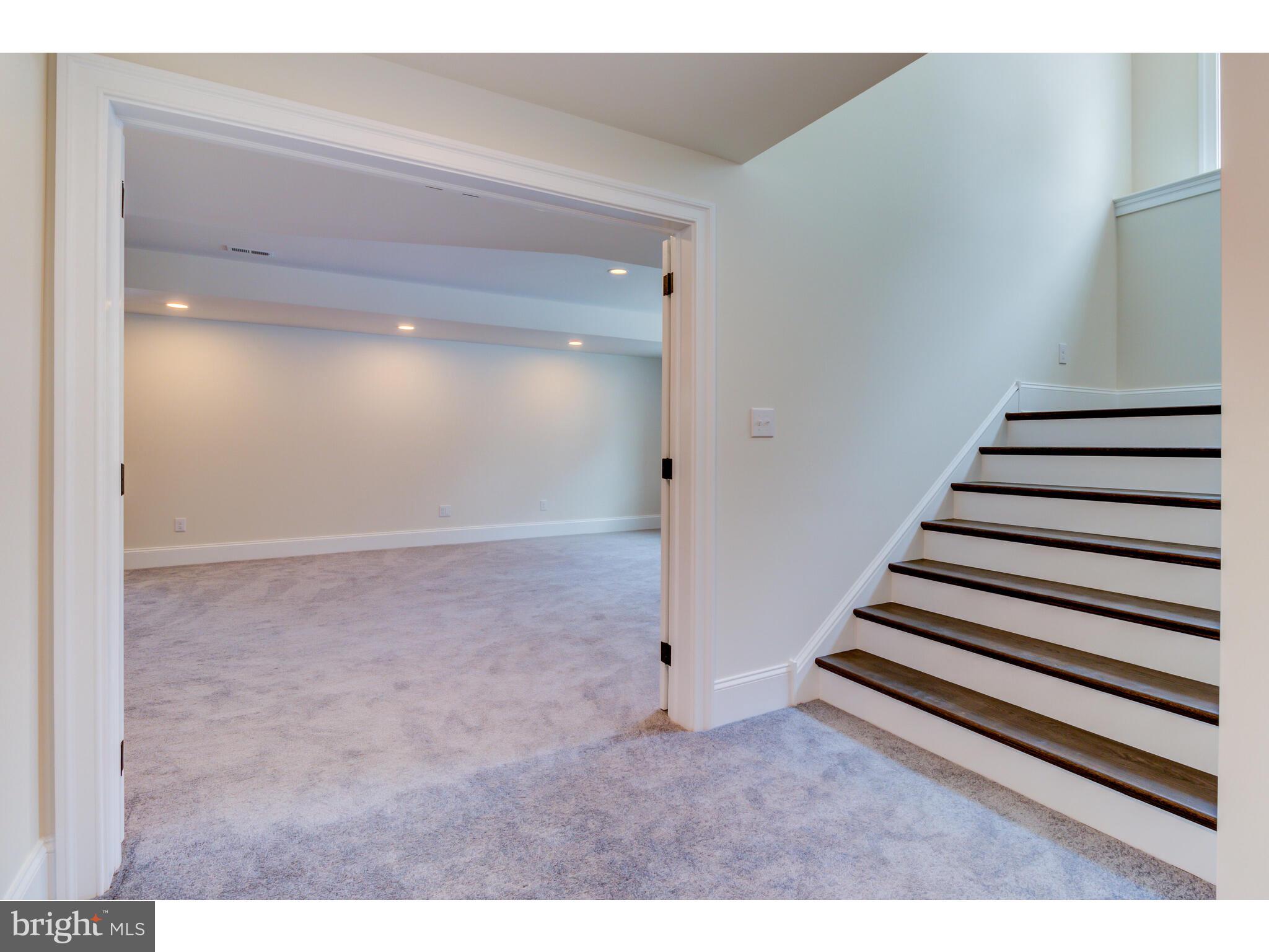 KNOBB HILL - Residential