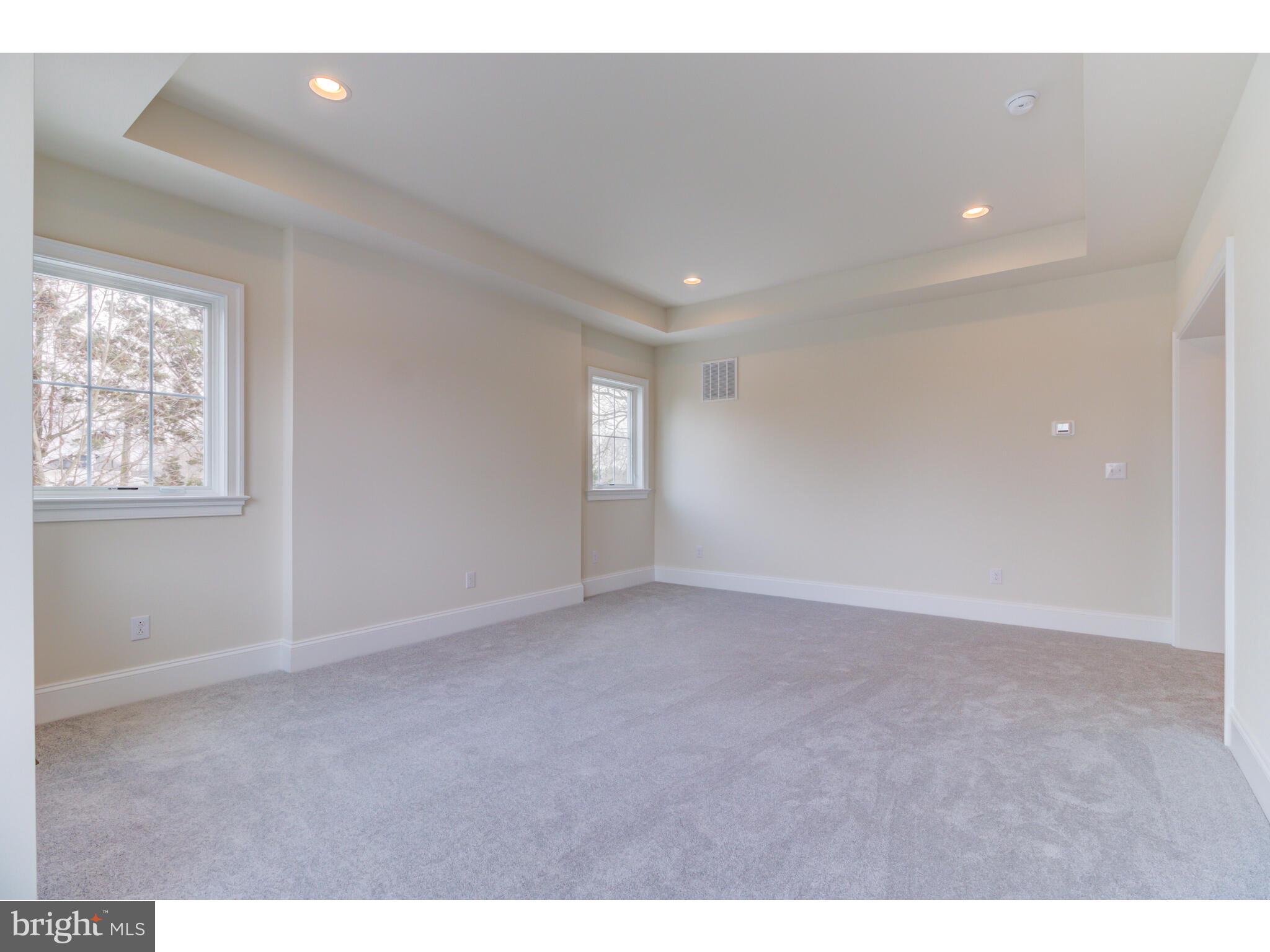 KNOBB HILL - Residential