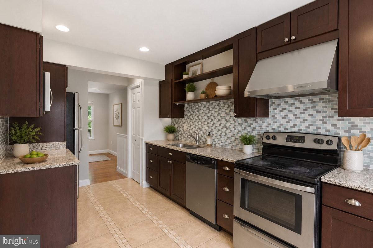8579 HARVEST VIEW COURT