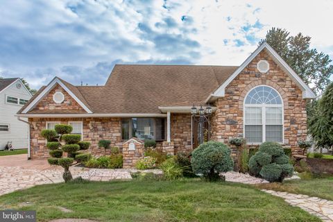 23 MISTY PINE ROAD LEVITTOWN PA 19056