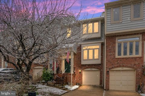 124 E COLONIAL DRIVE OCCOQUAN VA 22125