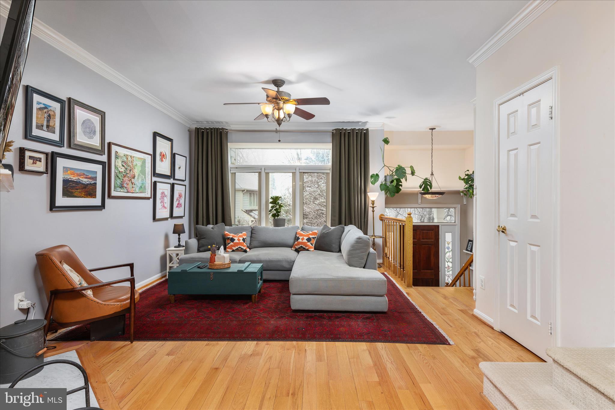 124 E COLONIAL DRIVE