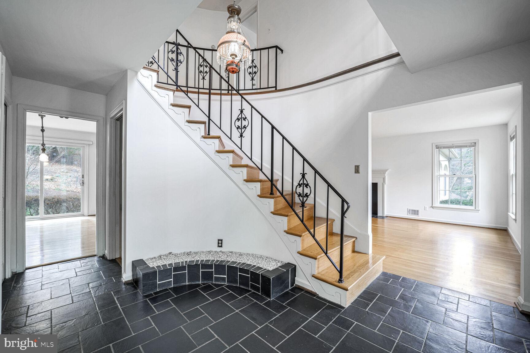 DOVER BALMORAL RIVERWOOD - Residential