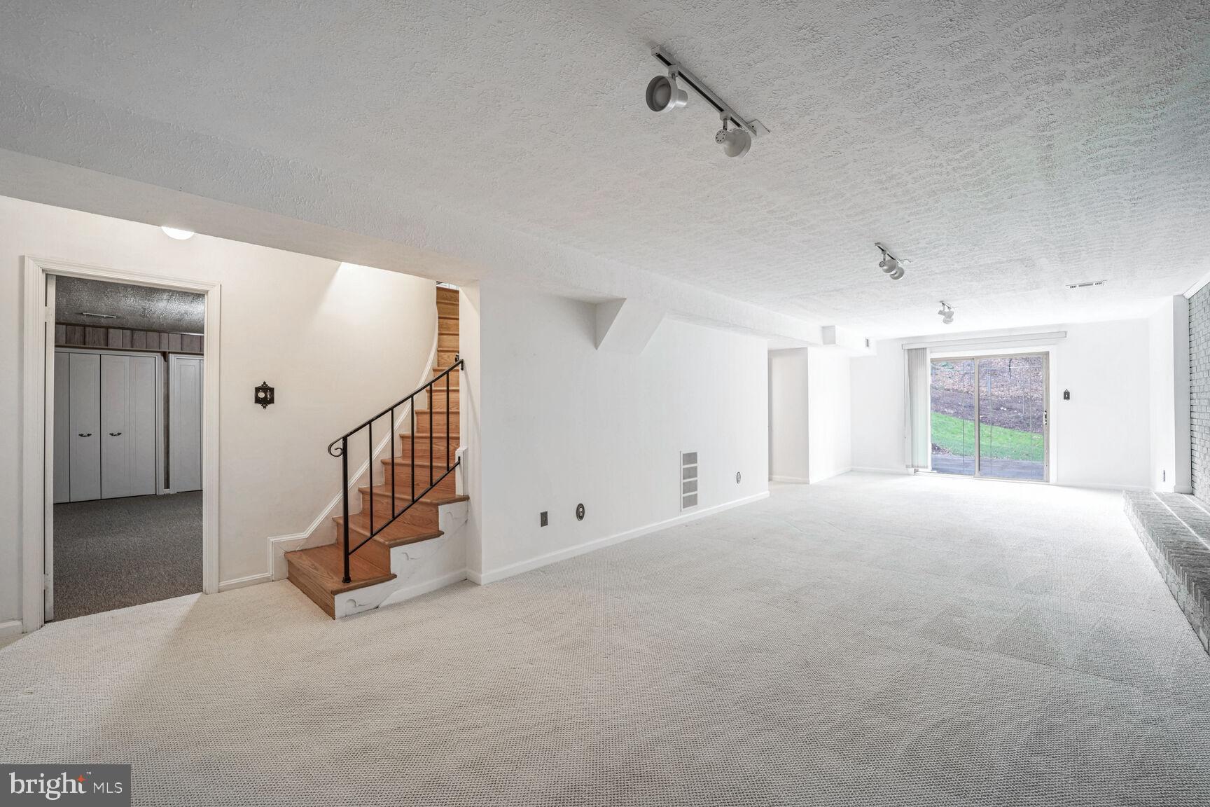 DOVER BALMORAL RIVERWOOD - Residential