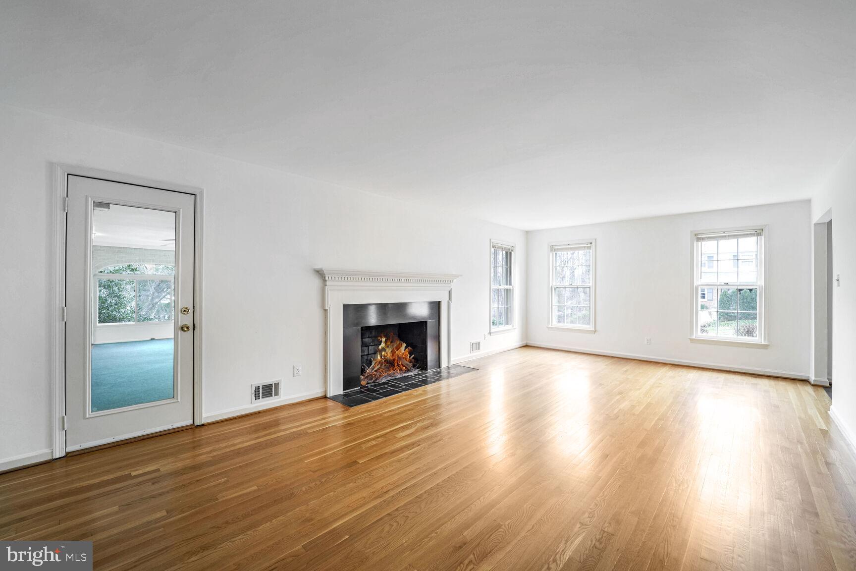 DOVER BALMORAL RIVERWOOD - Residential