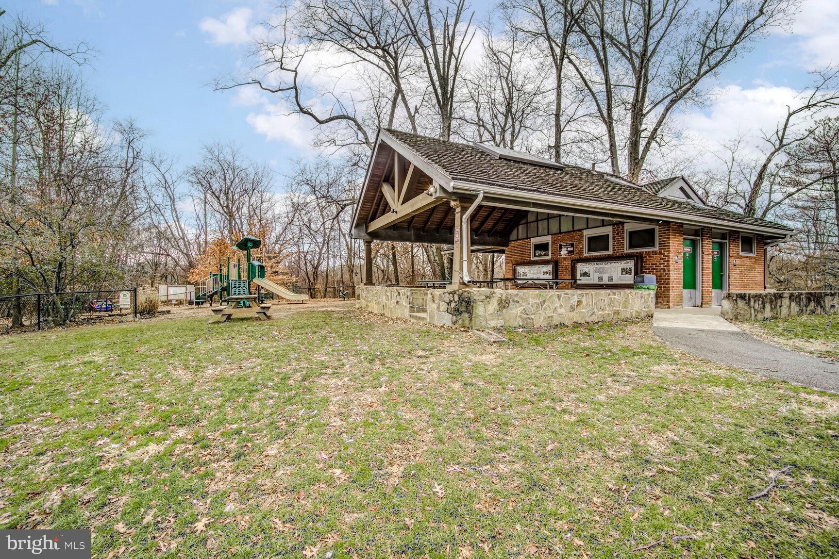 DOVER BALMORAL RIVERWOOD - Residential