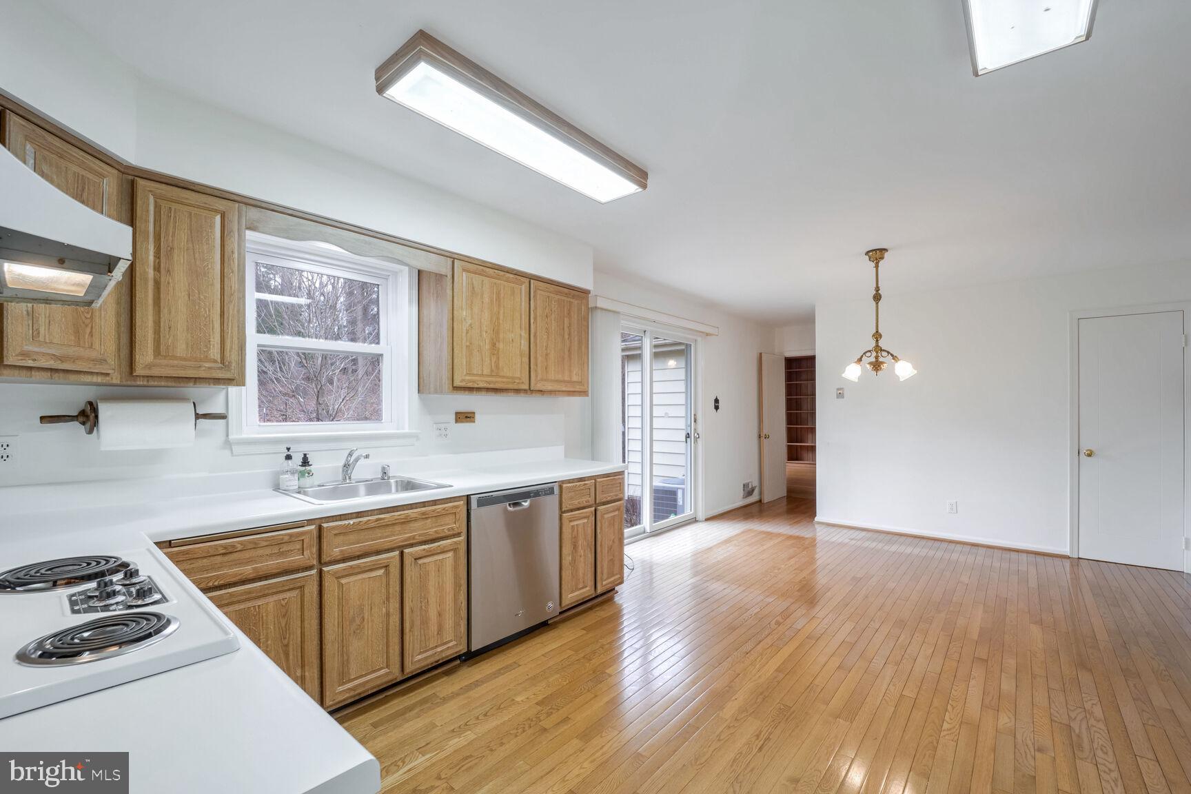 DOVER BALMORAL RIVERWOOD - Residential