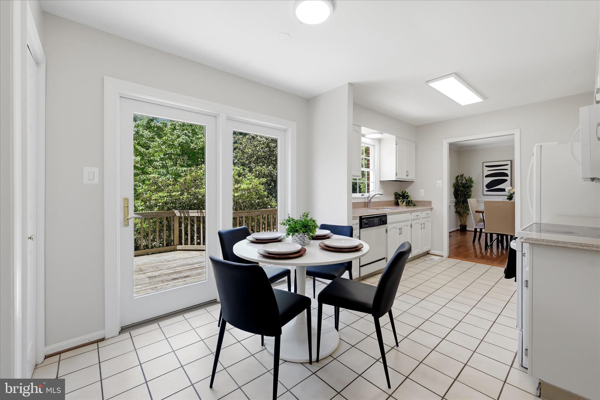4556 LAWNVALE DRIVE