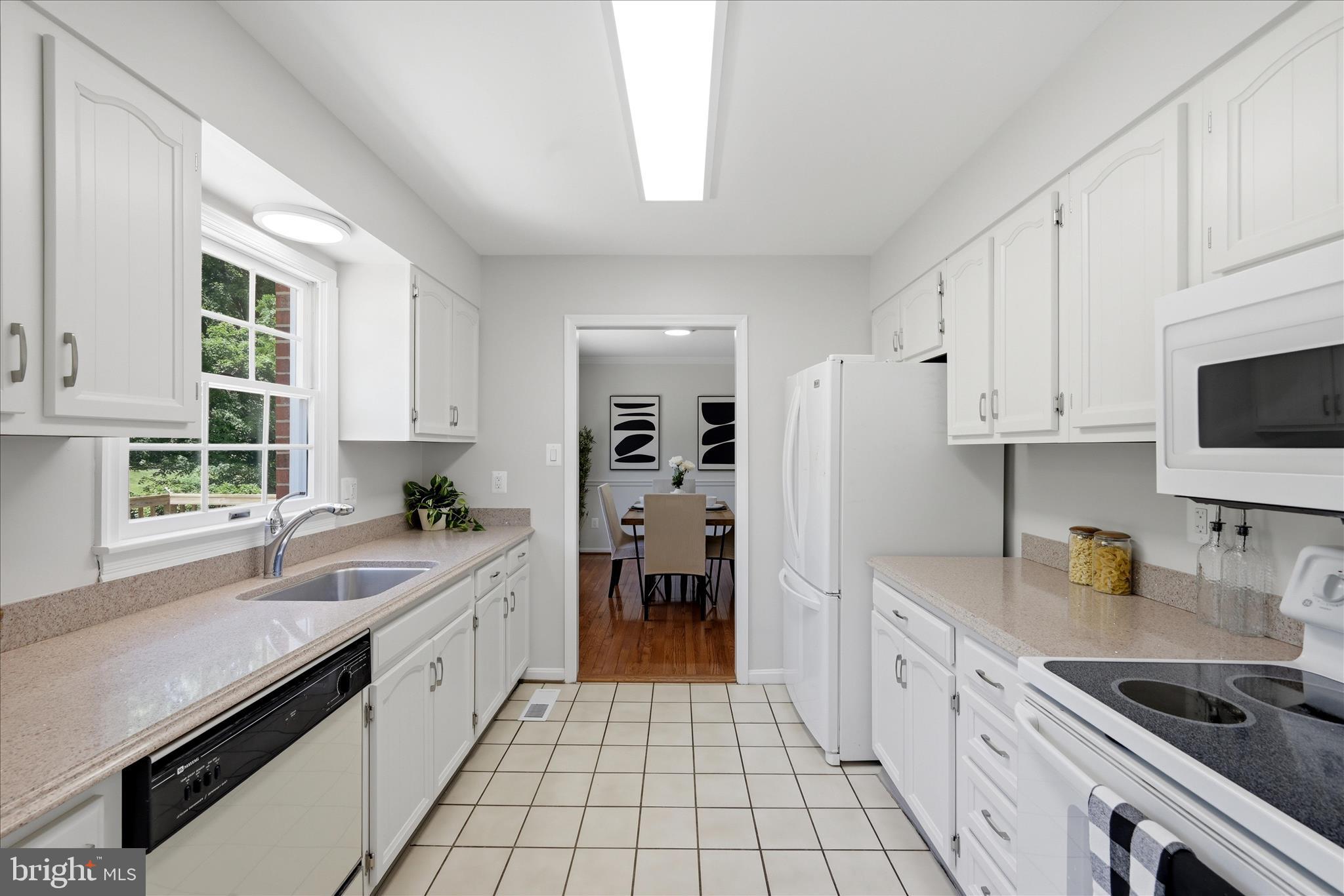 4556 LAWNVALE DRIVE