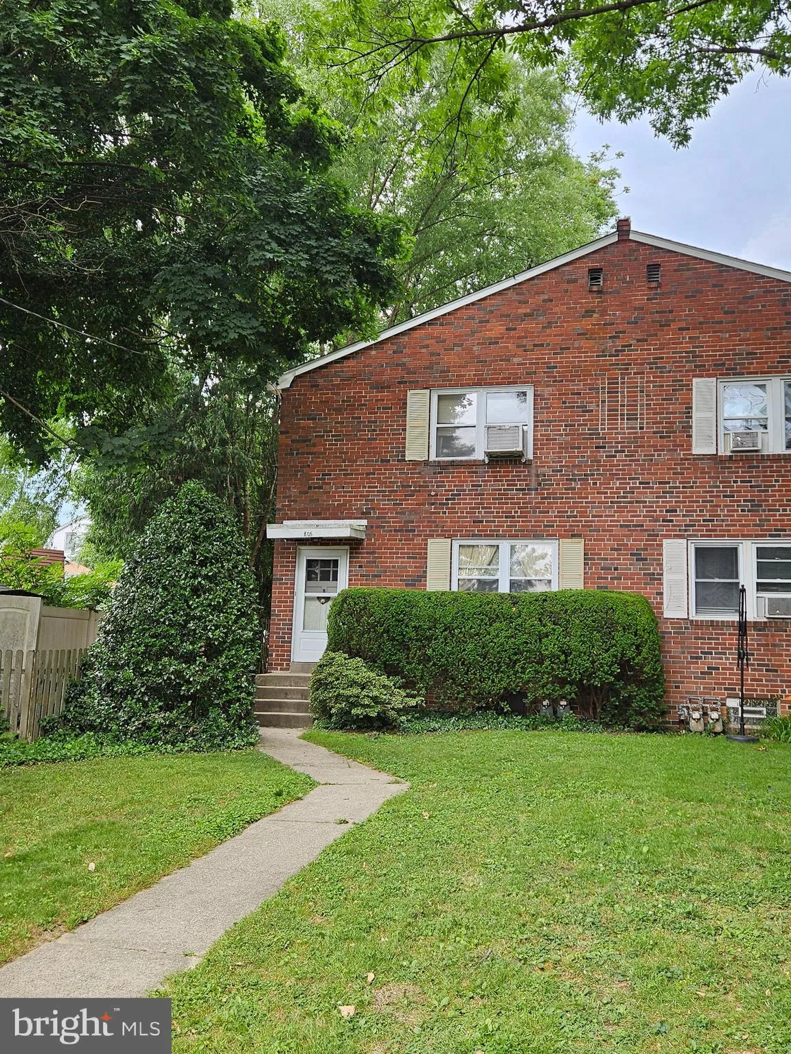 805 Campbell Ln