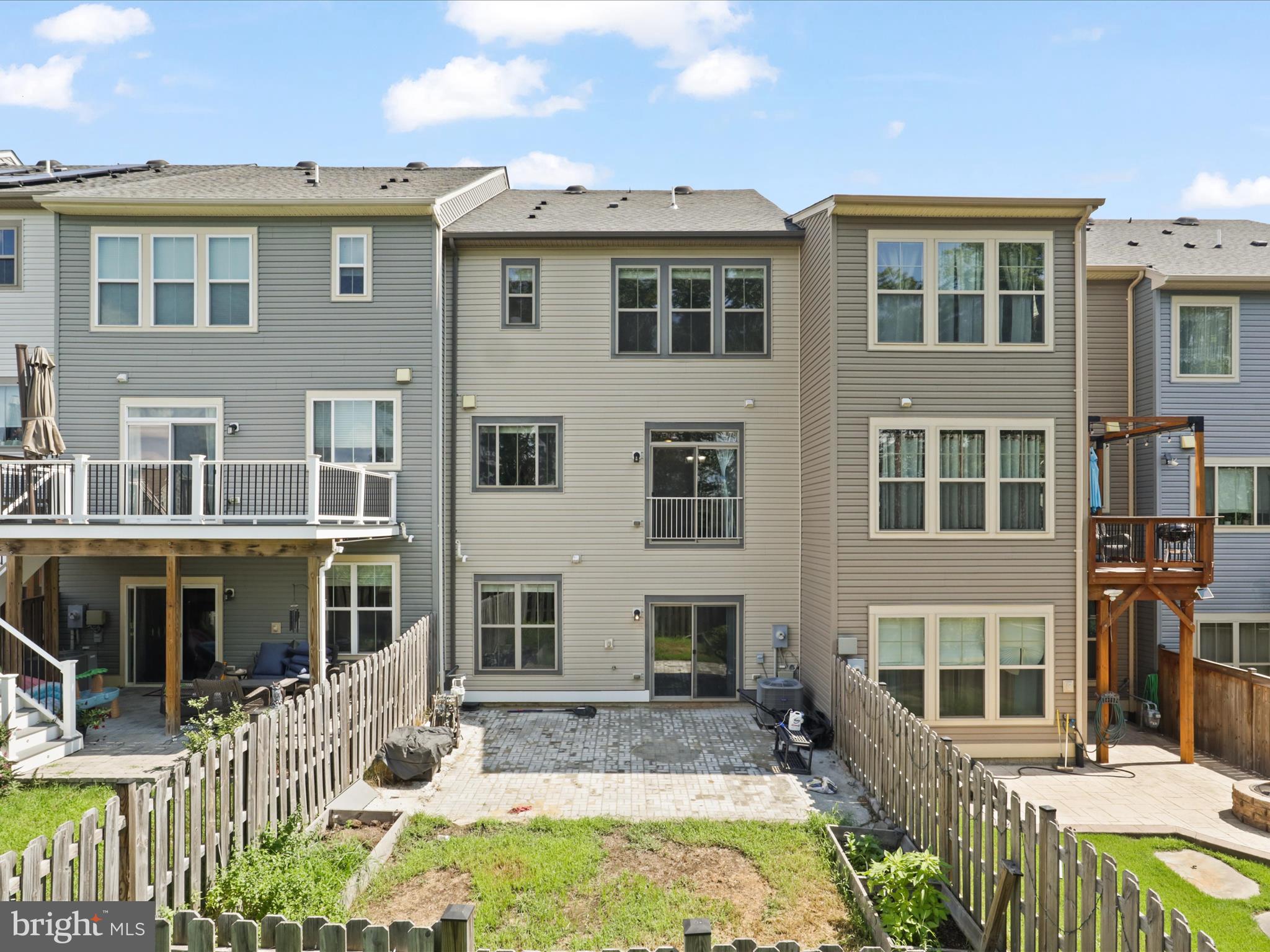 EMBREY MILL - Residential Lease