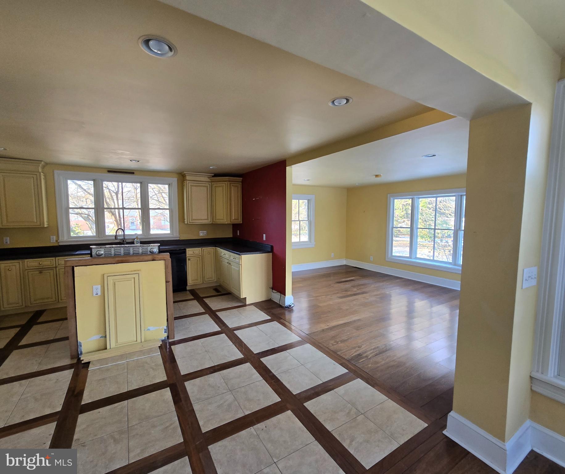 EASTON - Residential