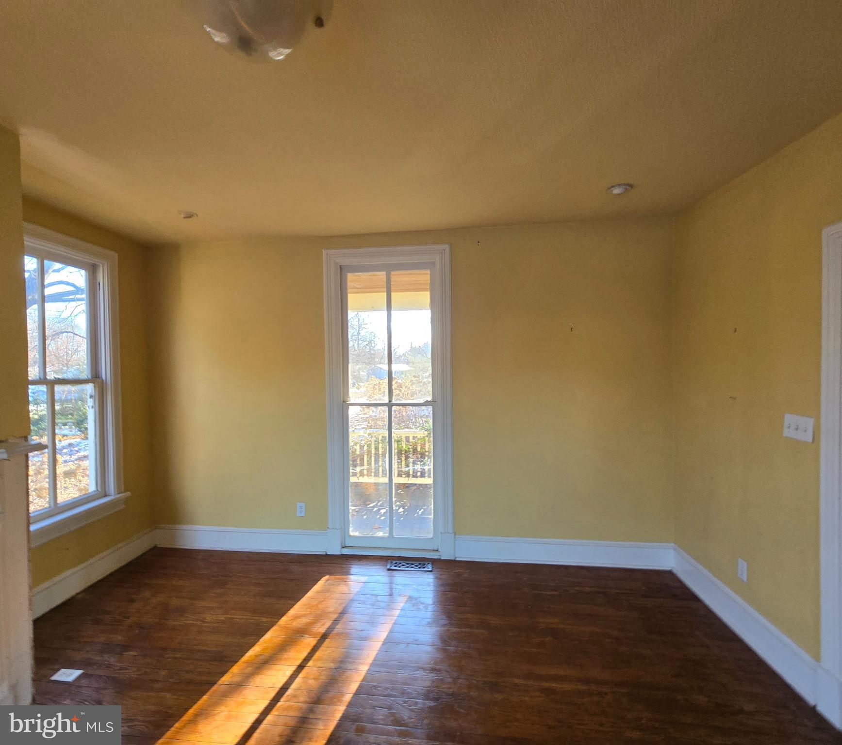 EASTON - Residential