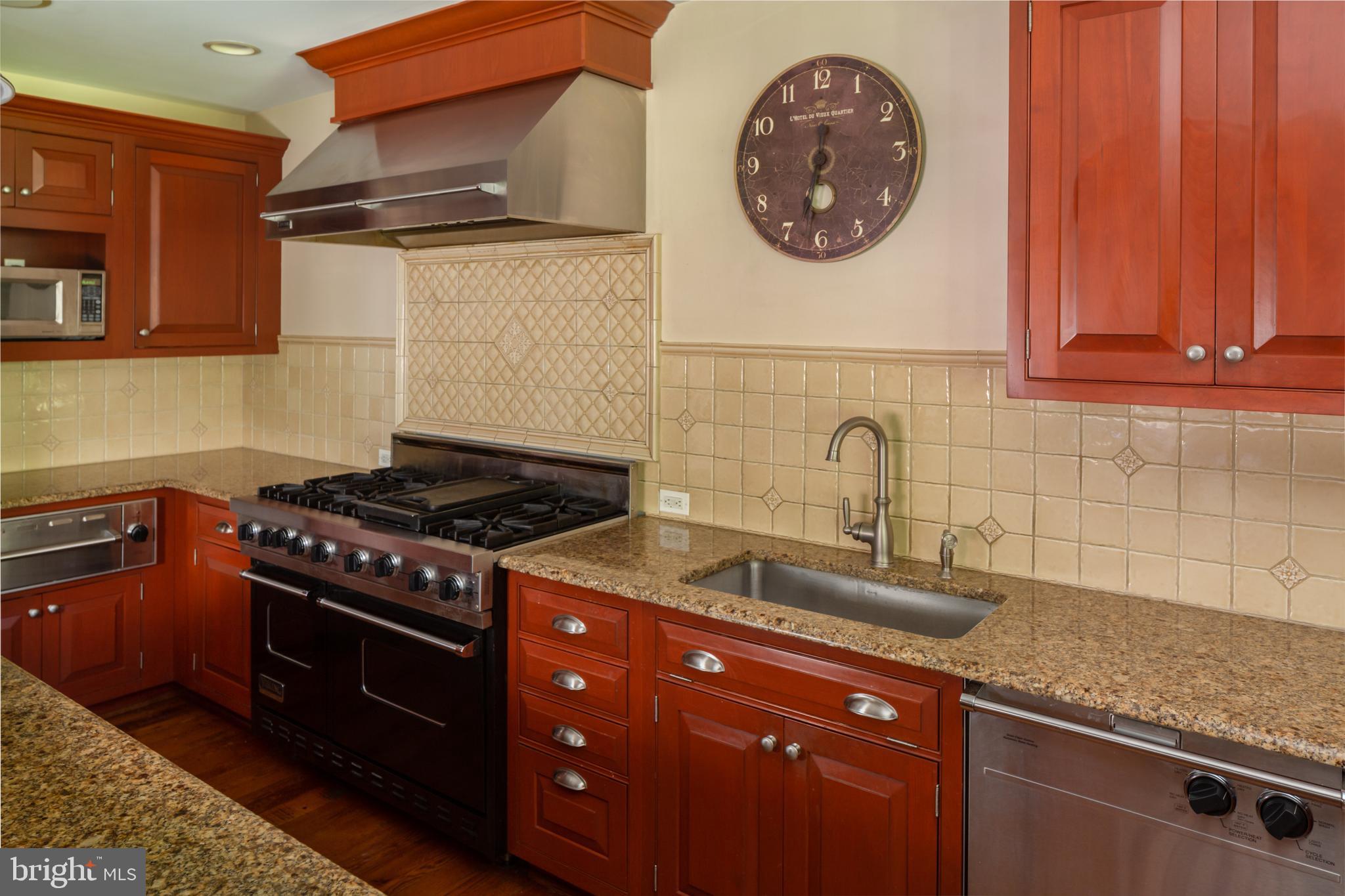 BUTTONWOOD FARMS - Residential