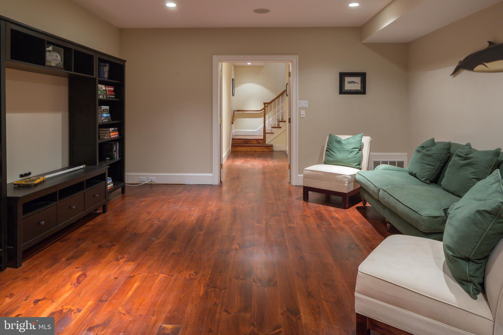 BUTTONWOOD FARMS - Residential