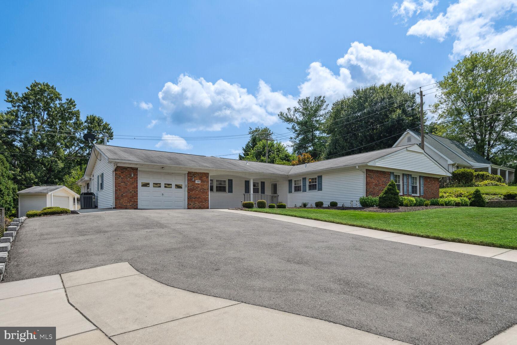 POINTER RIDGE - Residential