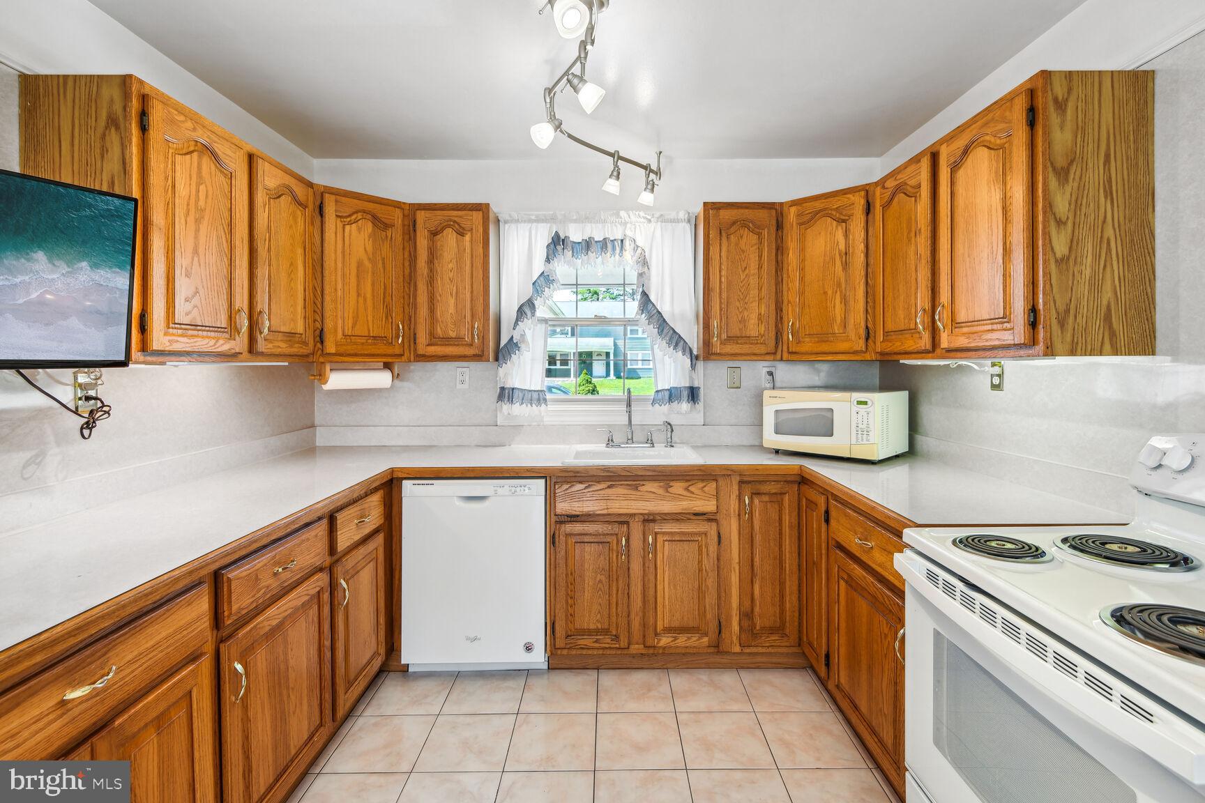 POINTER RIDGE - Residential